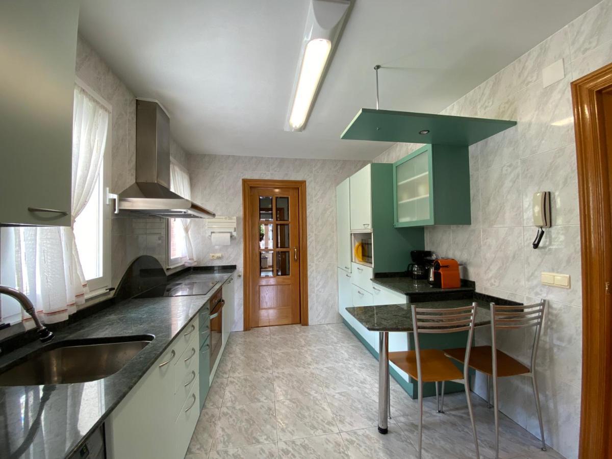 Casa Chalet Jardin Particular Ideal Grupos Y Familias Baranain Exterior photo